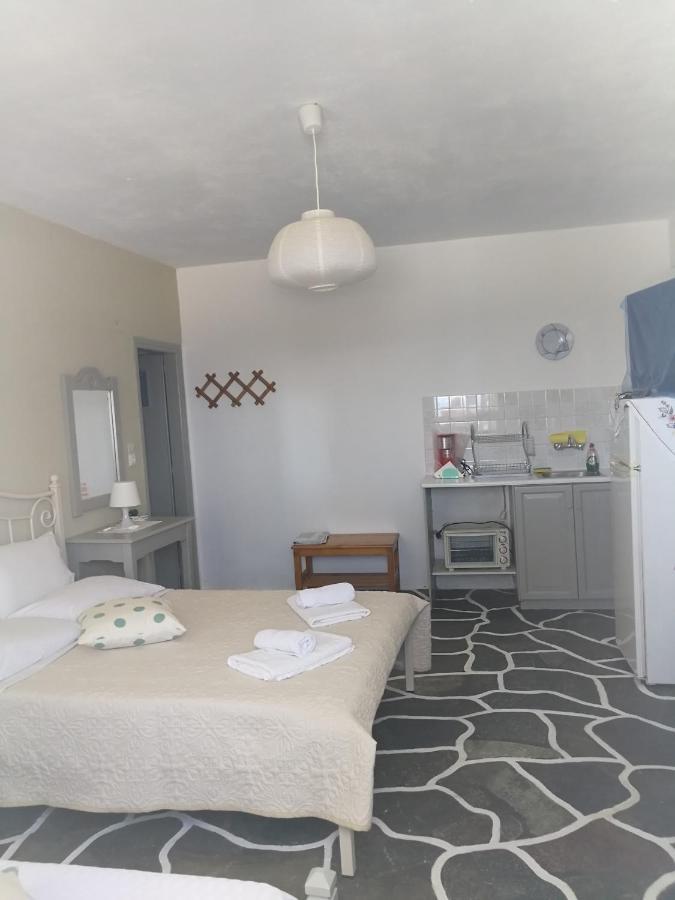 Vrohaki Studios & Rooms Piso Livadi Bagian luar foto