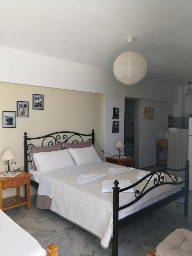 Vrohaki Studios & Rooms Piso Livadi Bagian luar foto