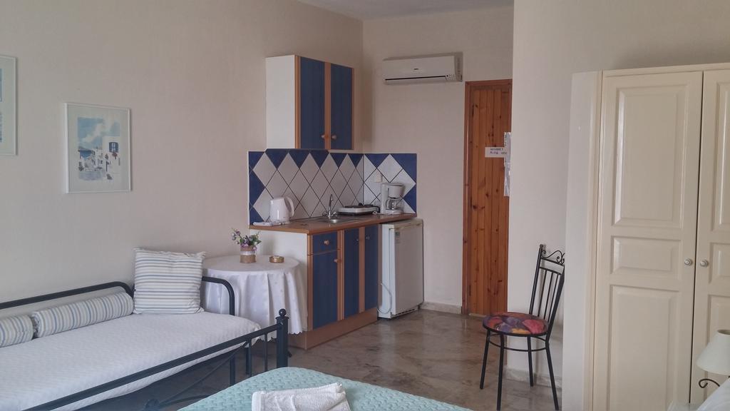 Vrohaki Studios & Rooms Piso Livadi Bagian luar foto