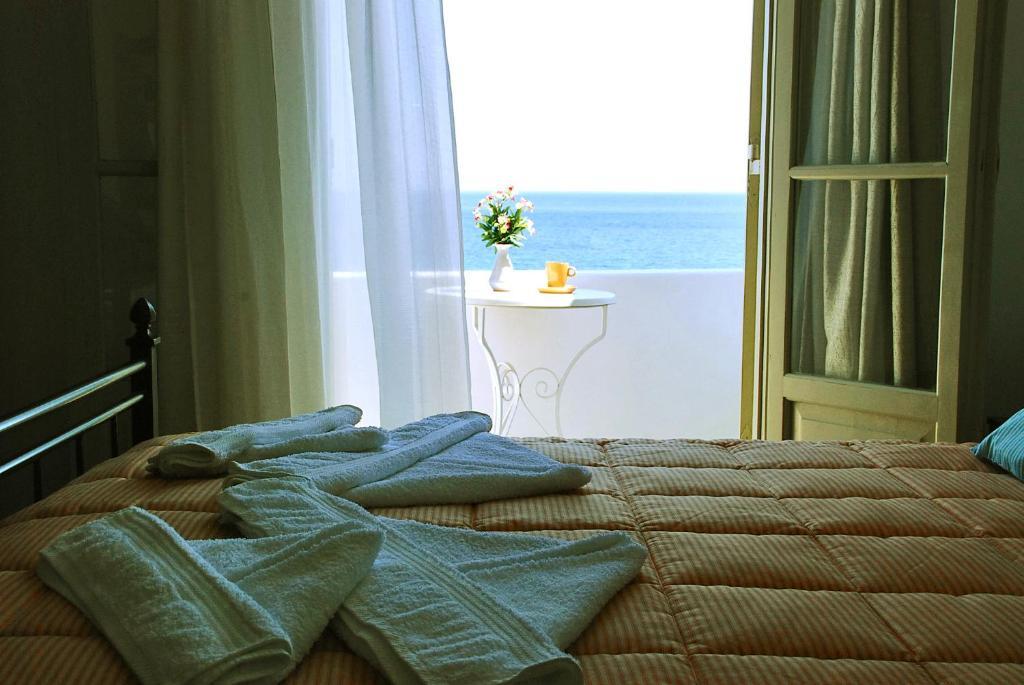 Vrohaki Studios & Rooms Piso Livadi Bagian luar foto